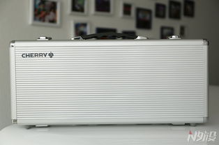 全球僅存兩把的傳奇 黃金版Cherry MX Board 6.0，外設收藏界的圣杯